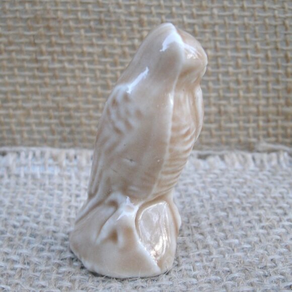 Vintage Wade Whimsies Hawk Porcelain Figurine - Picture 6 of 10